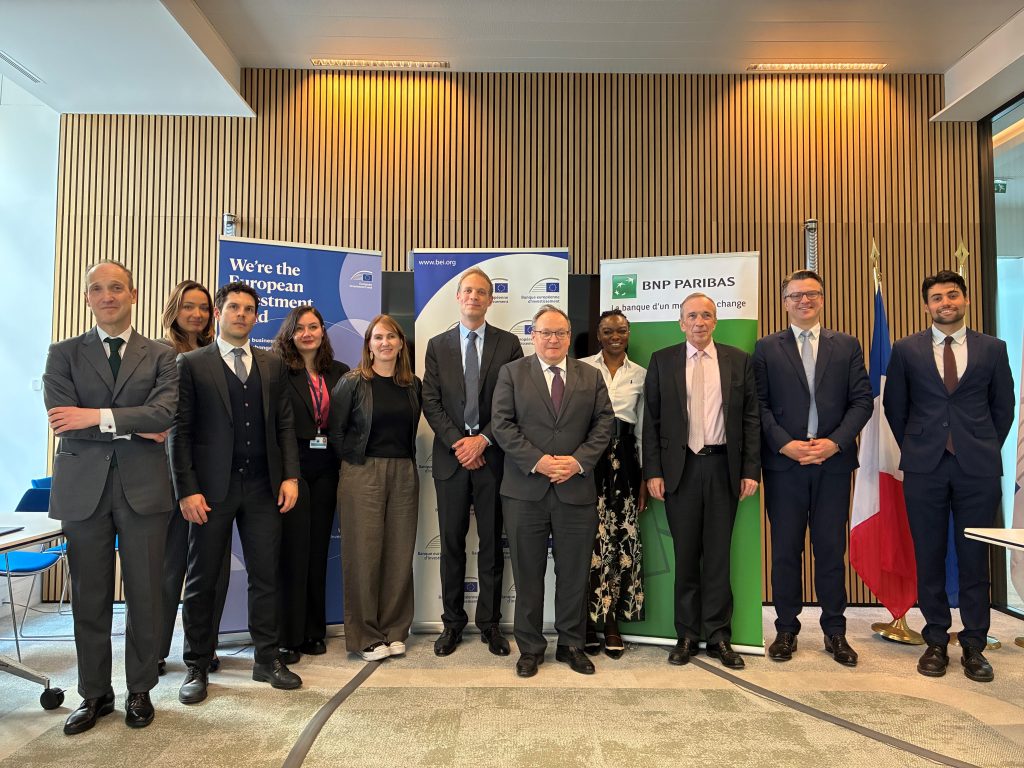 The European Investment Fund (EIF) and BNP Paribas at the signing ceremony to mobilise growth capital for European innovative companies